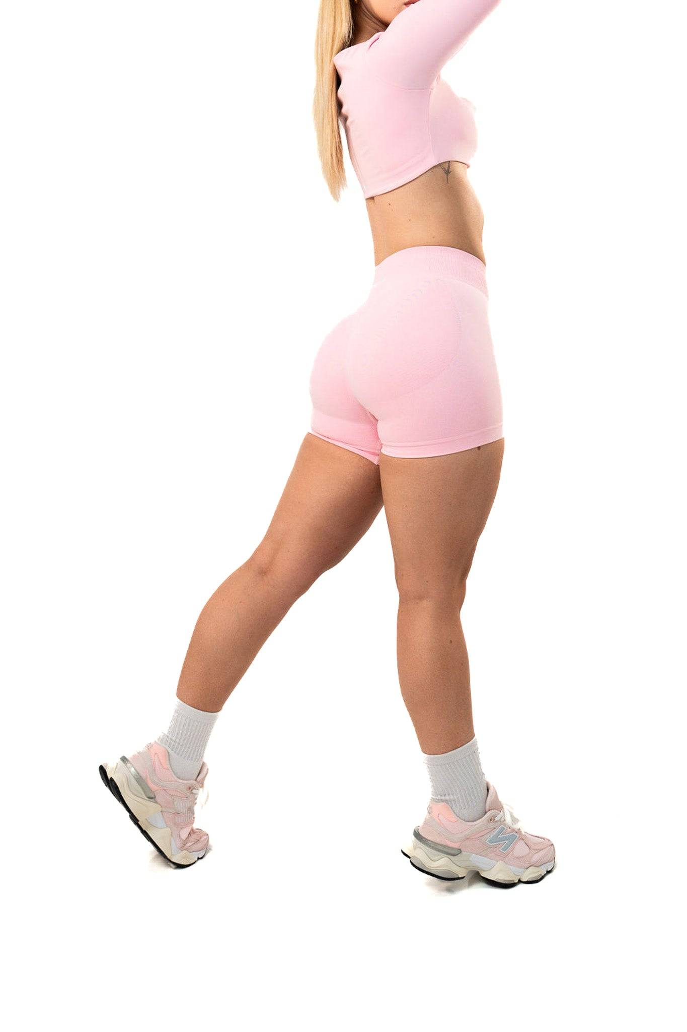 Evolve Seamless Scrunch Shorts Baby Pink – by devine co