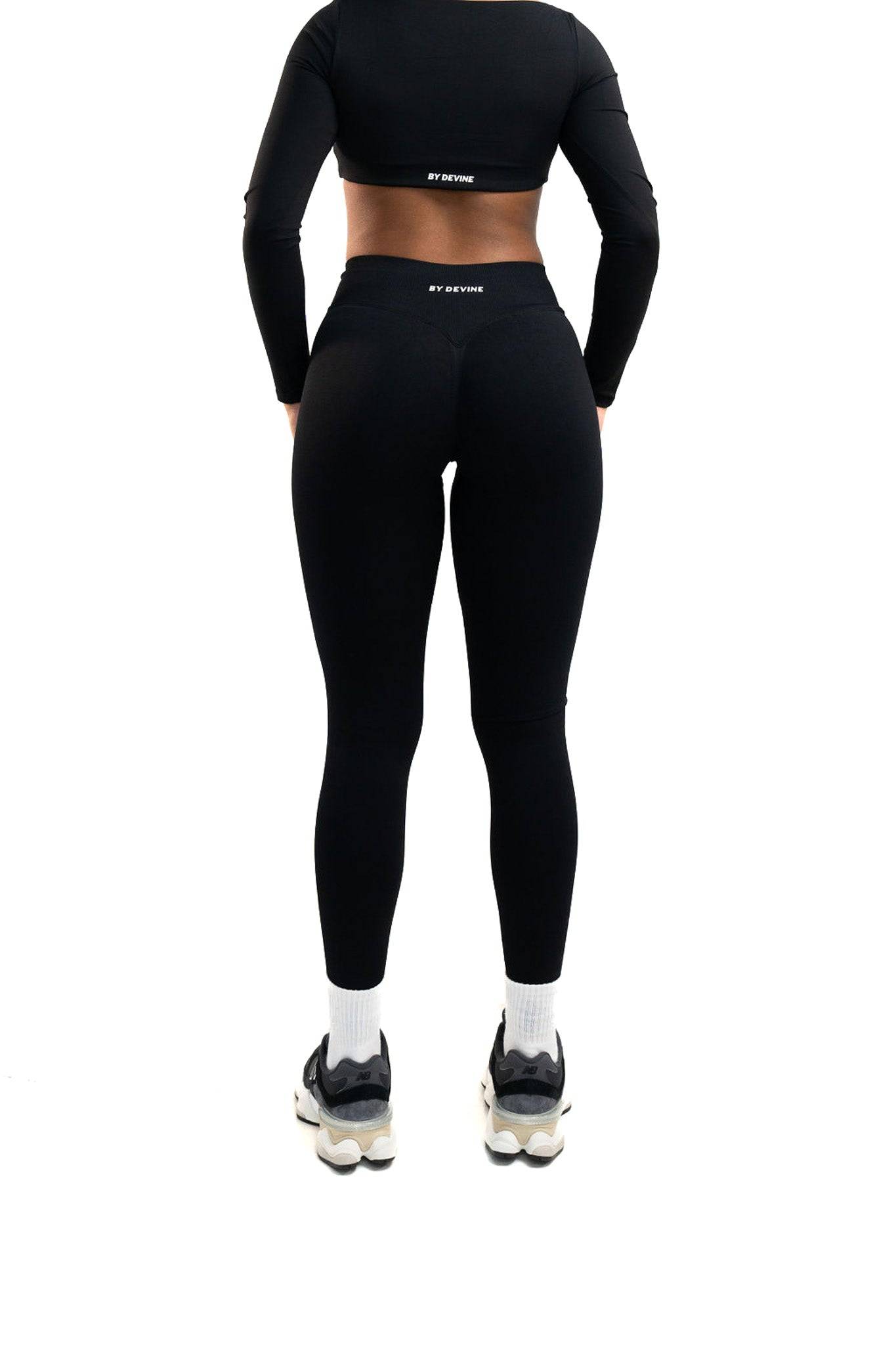 Evolve Seamless Scrunch Leggings - Ebony Black - by devine co